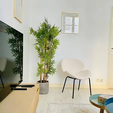 Le Saint Nicolas, Hypercentre, Lr123